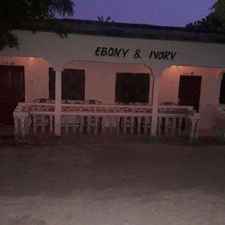 Ebony & Ivory Beach Bungalows Nungwi Exteriör bild