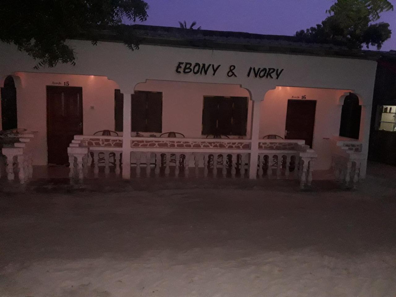 Ebony & Ivory Beach Bungalows Nungwi Exteriör bild